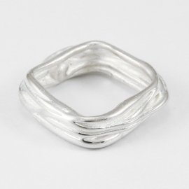 Entwined Square Ring (narrow)